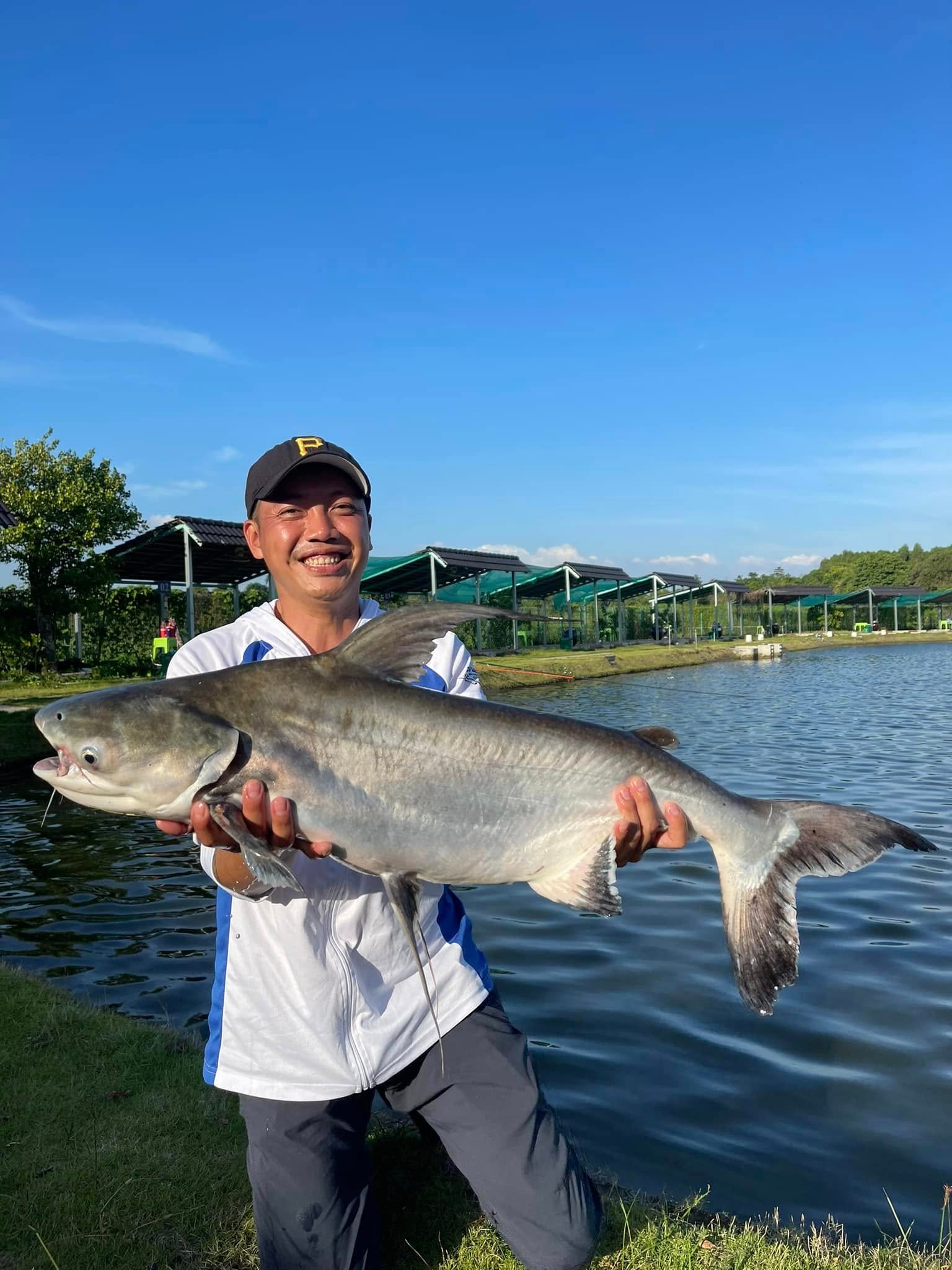chao phraya giant catfish bull arena fishing park ho chi minh city vietnam